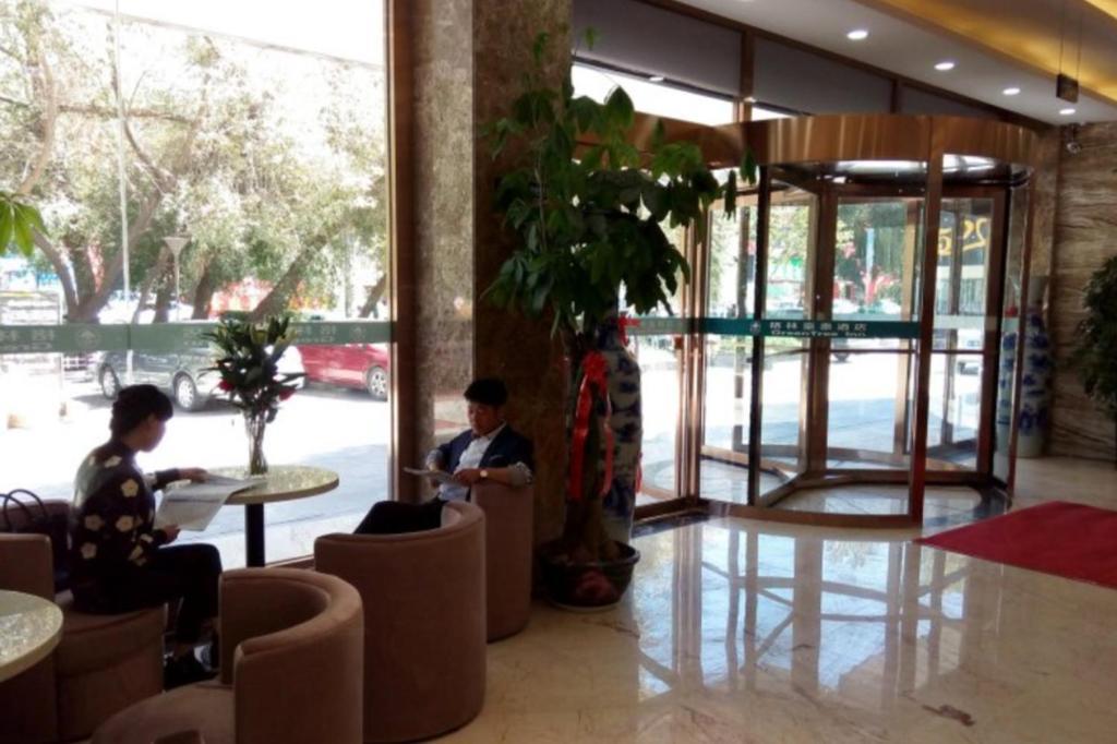 Greentree Inn Geermu Walking Street Business Hotel Golmud ภายนอก รูปภาพ