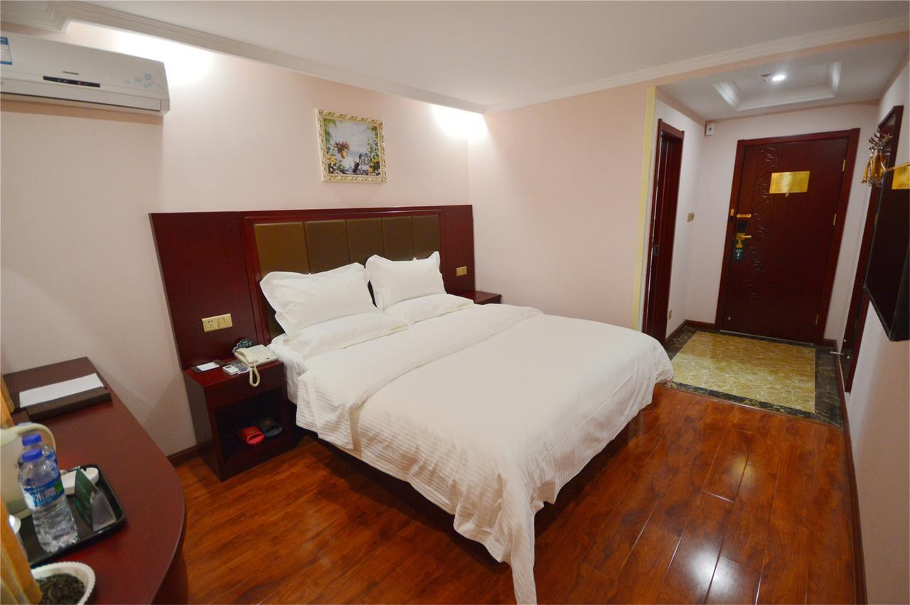 Greentree Inn Geermu Walking Street Business Hotel Golmud ภายนอก รูปภาพ