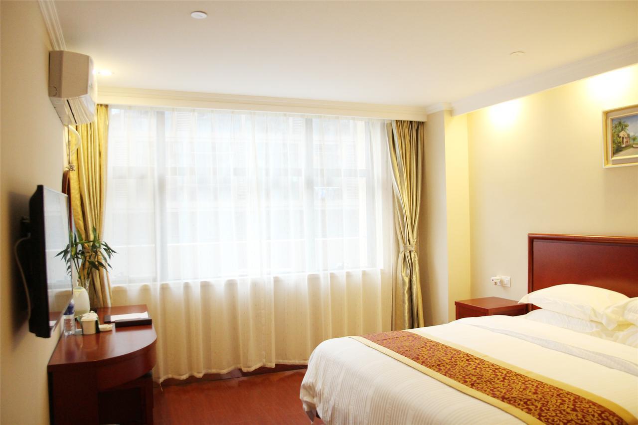 Greentree Inn Geermu Walking Street Business Hotel Golmud ภายนอก รูปภาพ