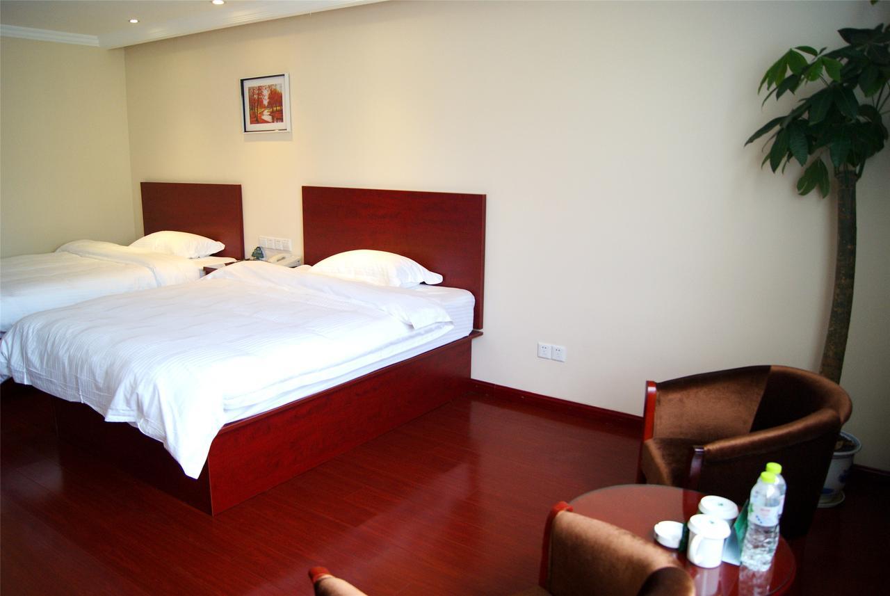 Greentree Inn Geermu Walking Street Business Hotel Golmud ภายนอก รูปภาพ